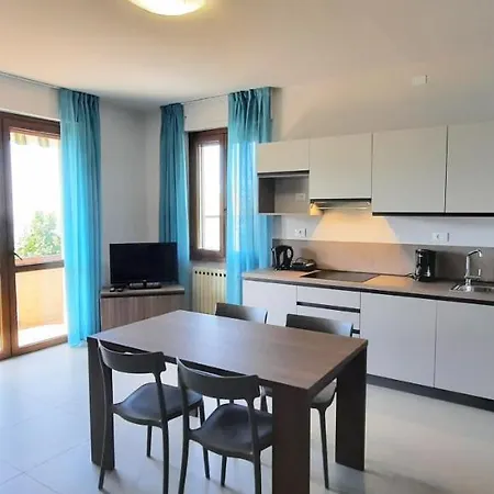 Appartamento Benaco La Portella By Gardadomusmea *
