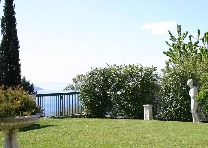 Benaco La Portella By Gardadomusmea Tignale