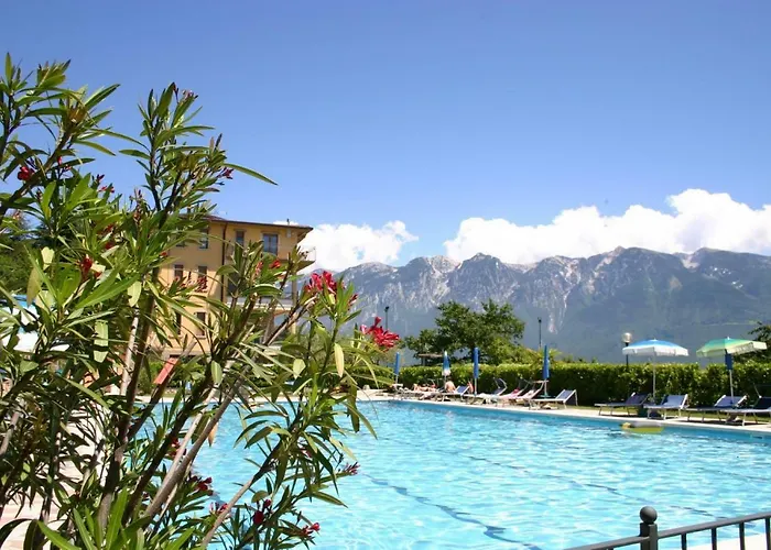 Apartment Benaco La Portella By Gardadomusmea Tignale
